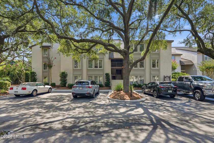 Rarely available 3-bedroom Bluff Villa in the heart of South - photo 5