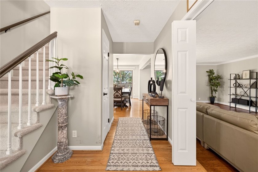 Welcome to 139 Scotch Pine Drive! This stunning 4-bedroom, 2 - photo 6