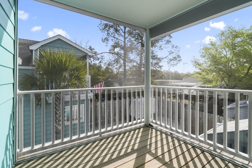 This is a beautifully maintained and updated 3 bed 2 bath home - photo 15