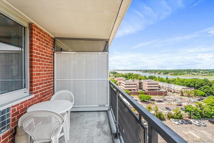 Welcome to your next home at Lakeside Towers! This spacious - photo 15