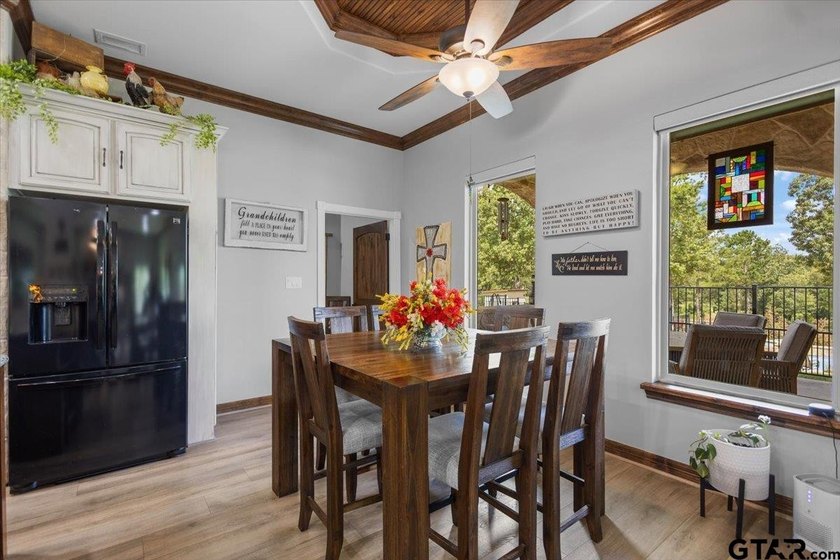 Experience the perfect blend of luxury, comfort, and - photo 16