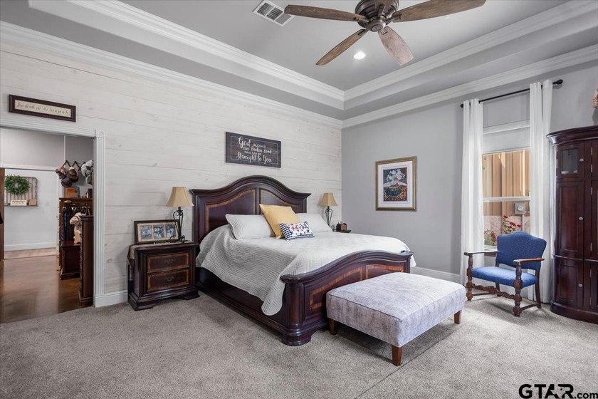 Experience the perfect blend of luxury, comfort, and - photo 20