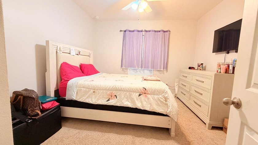 Welcome to this very well kept four-bedroom, two-bathroom - photo 20