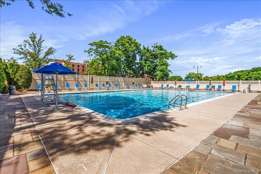 Welcome to your next home at Lakeside Towers! This spacious - photo 21
