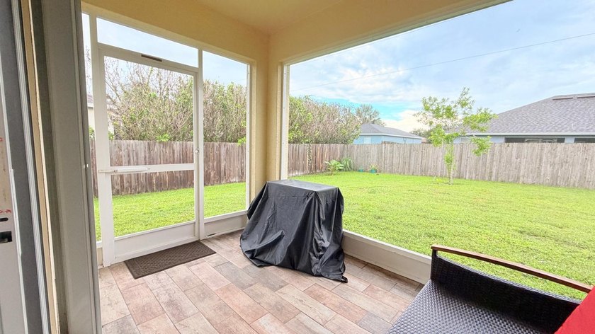 Welcome to this very well kept four-bedroom, two-bathroom - photo 33