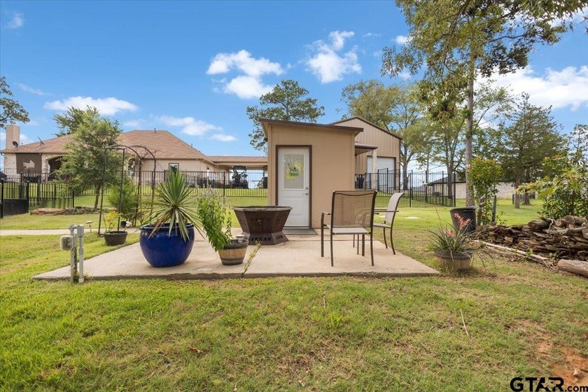 Experience the perfect blend of luxury, comfort, and - photo 34