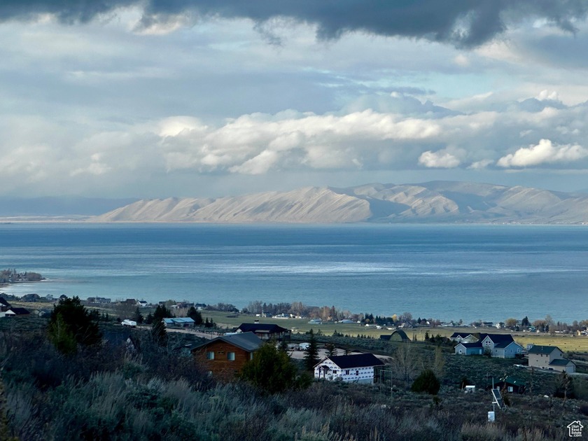 Enjoy protected PANORAMIC views of BEAR LAKE from this - photo 2