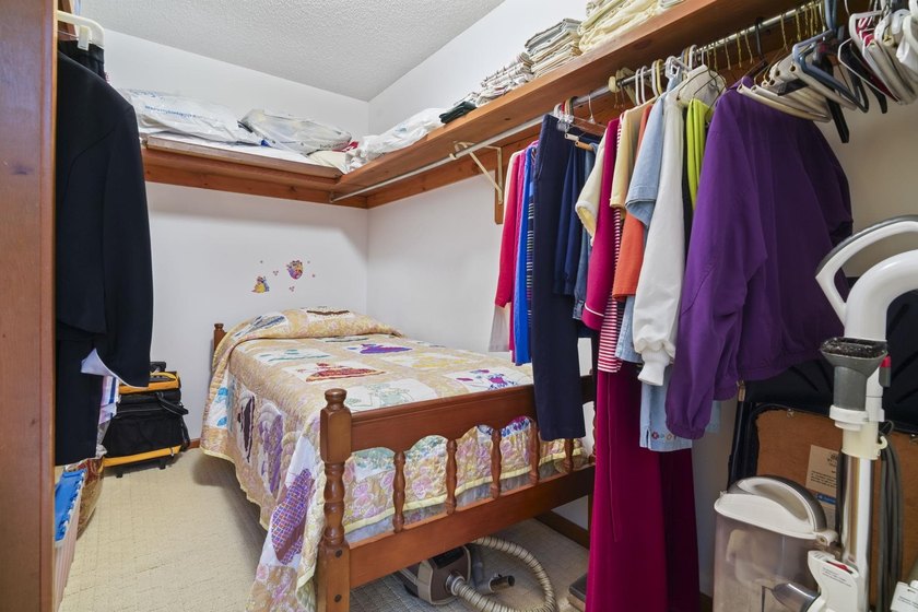 This is a beautifully maintained and updated 3 bed 2 bath home - photo 43