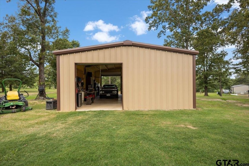Experience the perfect blend of luxury, comfort, and - photo 44