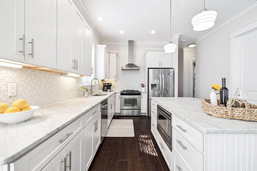 Classic coastal design meets relaxed 30A living in this - photo 5