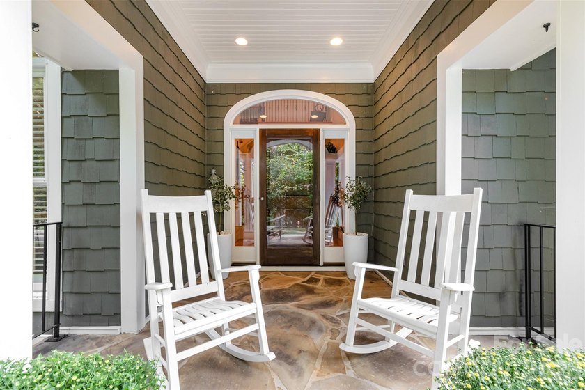 100K PRICE REDUCTION - Location, Location, Location. This - photo 8