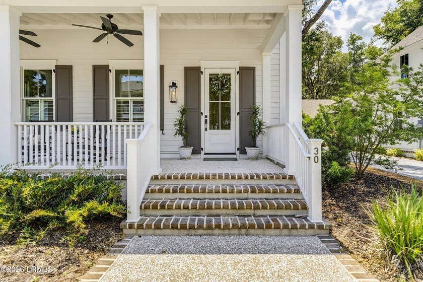 Built in 2021 by Artisan Custom Homes, this beautiful 3-bedroom - photo 4