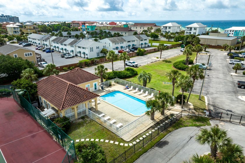 LOW HOA! Top-floor Gulf-view condo in one of Miramar Beach's - photo 4