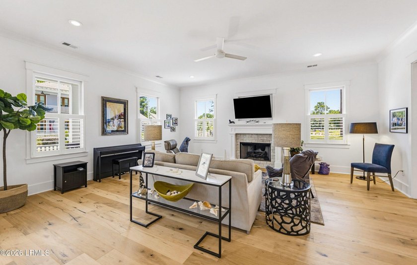Built in 2021 by Artisan Custom Homes, this beautiful 3-bedroom - photo 10