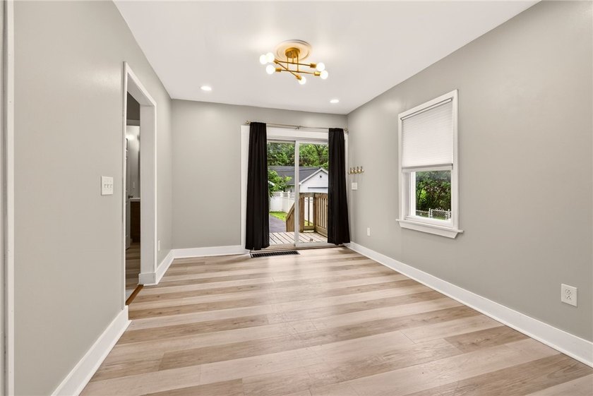 Prepare to be impressed by this spacious 3-bedroom, 2 full bath - photo 7