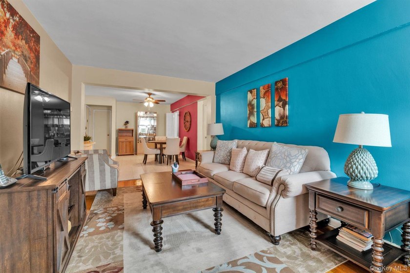 Welcome to this exceptional 2-bedroom, 1.5-bathroom coop located - photo 4