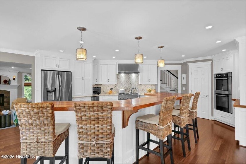 This coastal-designed 4 BR, 3.5 bath residence is a perfect home - photo 11