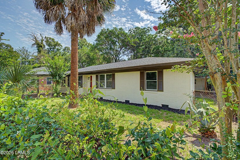 Welcome to this beautifully renovated, move-in ready home where - photo 3