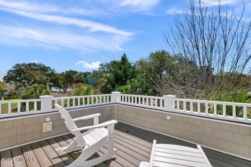 This coastal-designed 4 BR, 3.5 bath residence is a perfect home - photo 38