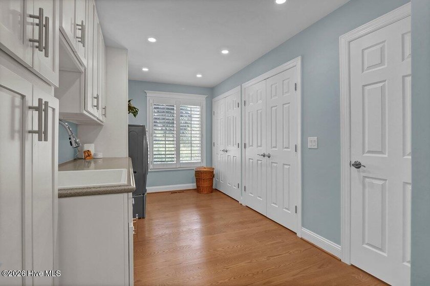 This coastal-designed 4 BR, 3.5 bath residence is a perfect home - photo 47