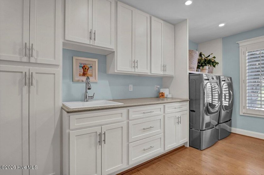 This coastal-designed 4 BR, 3.5 bath residence is a perfect home - photo 48