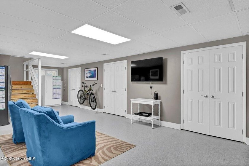 This coastal-designed 4 BR, 3.5 bath residence is a perfect home - photo 50