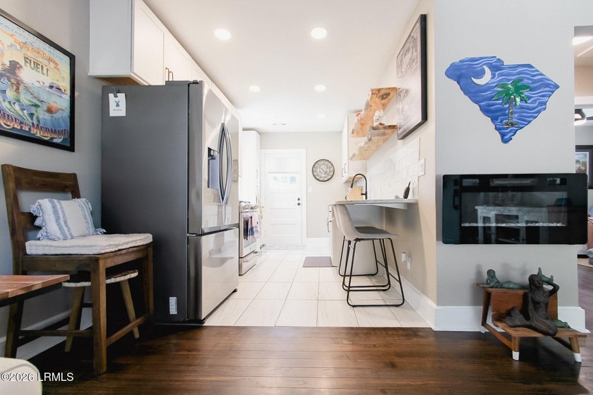 Downtown Beaufort Charm Meets Modern Luxury. Step into a - photo 6