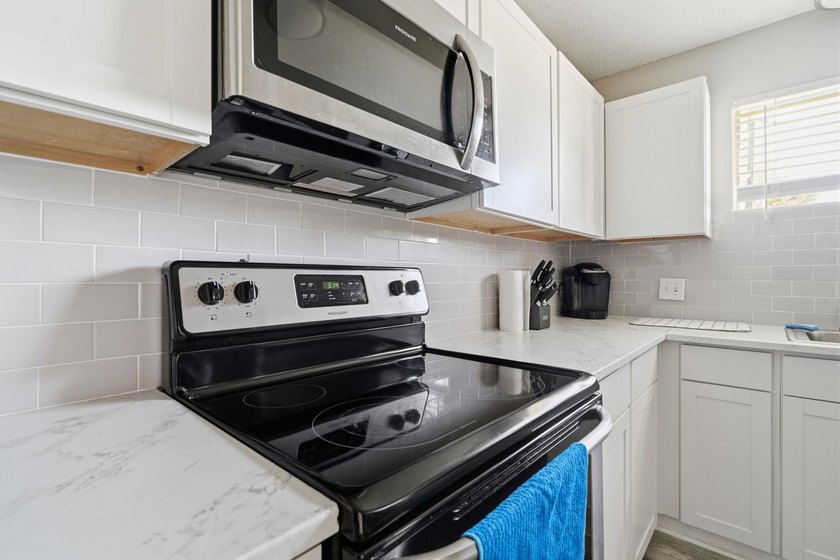 Welcome to 2000 Greens Blvd, Unit 40-C. This beautifully - photo 13