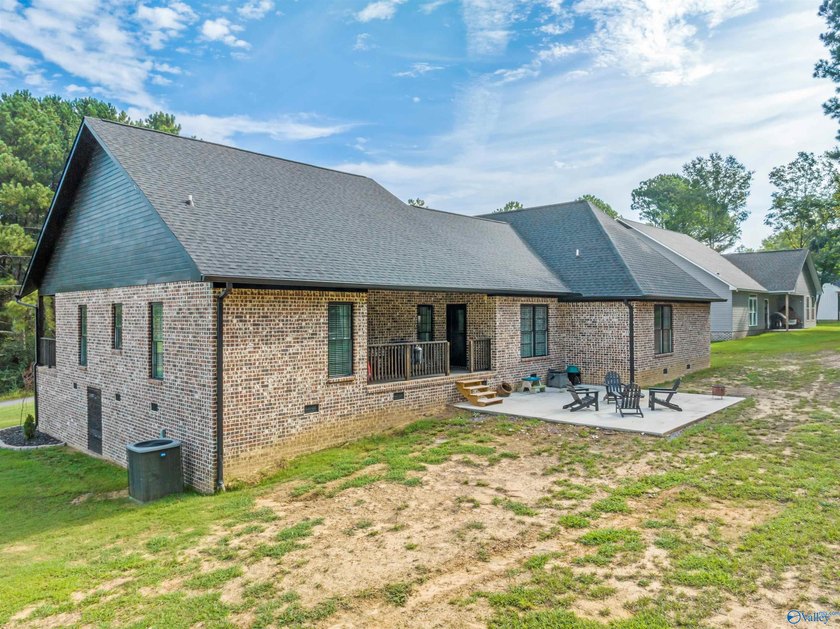 Stunning full brick home built in 2021 with 4 beds, 3 baths and - photo 39