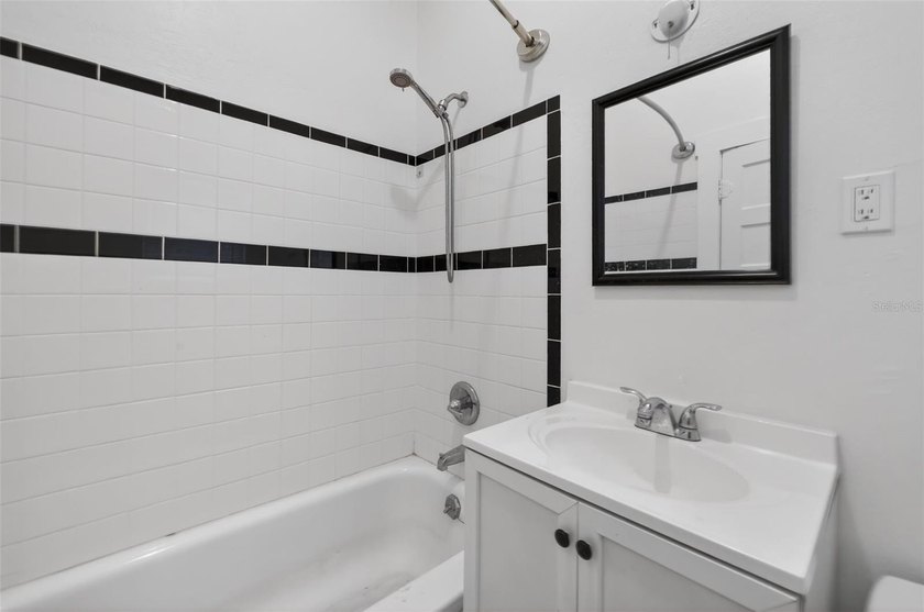 SIX UNIT PLUS FOUR GARAGE BAY cash flowing and investment - photo 8