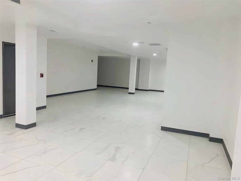 279 Sumpter Street presents an opportunity to acquire a - photo 6