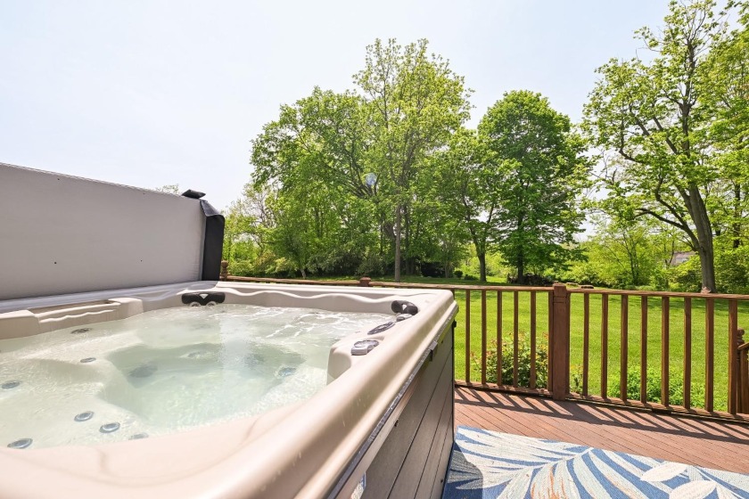 Almost new hot tub - photo 24