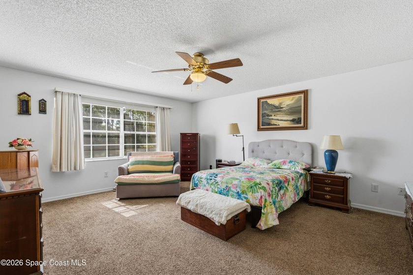 RARE find! This well-maintained 3/2/2 home sits on a half-acre - photo 20