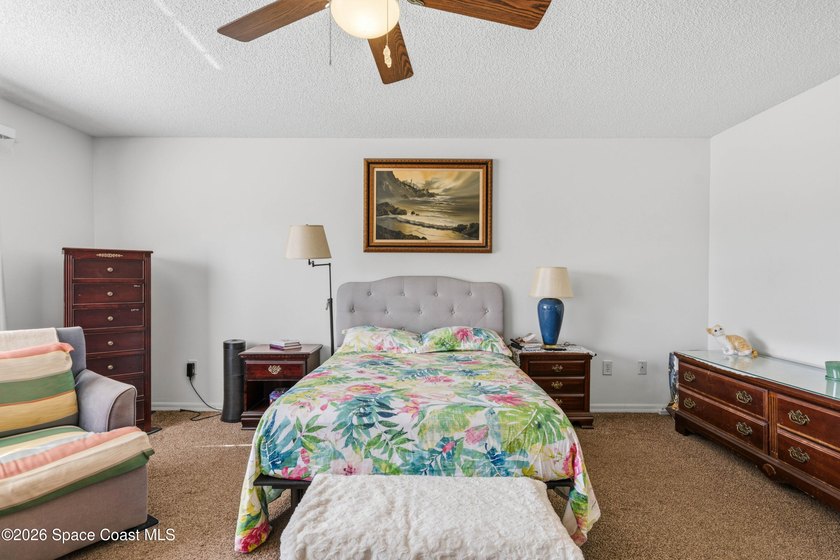 RARE find! This well-maintained 3/2/2 home sits on a half-acre - photo 21