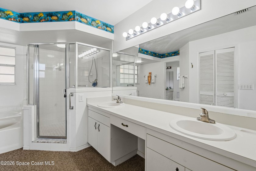 RARE find! This well-maintained 3/2/2 home sits on a half-acre - photo 25