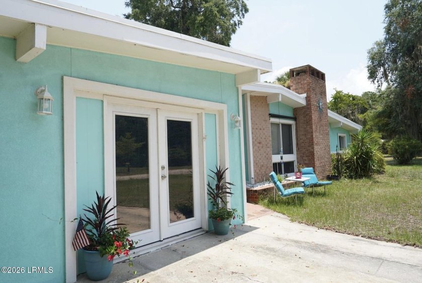 Conveniently located outside of Parris Island Marine Corps base - photo 4