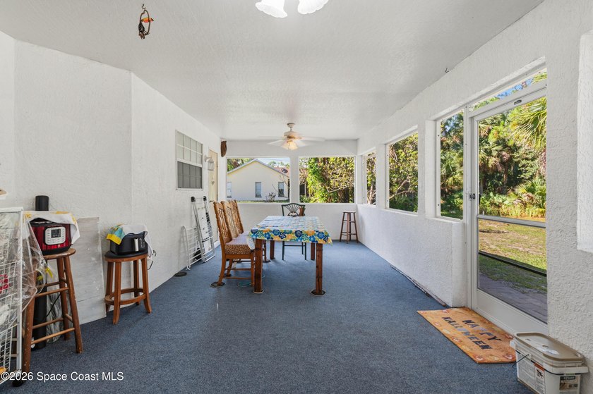 RARE find! This well-maintained 3/2/2 home sits on a half-acre - photo 36