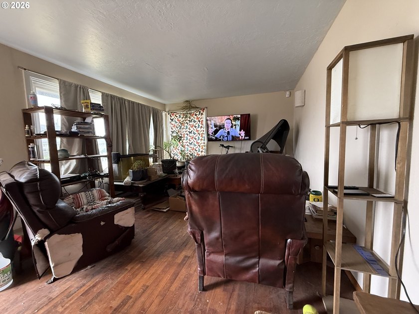 Rare Brookings Investment Opportunity! Two detached homes on one - photo 4