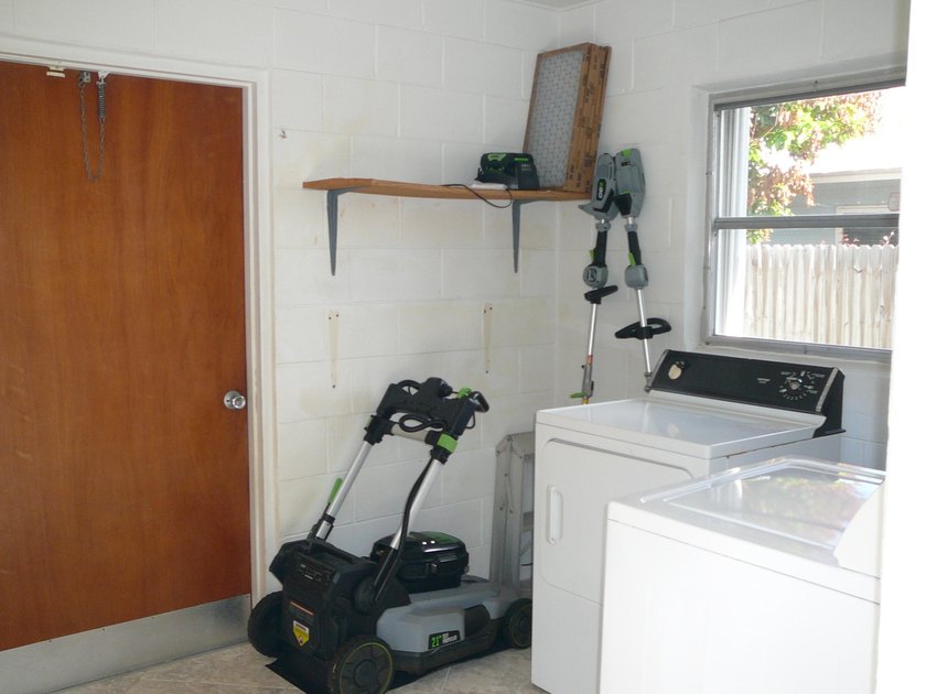 BEAUTIFUL 2/2 WITH CARPORT, CONCRETE BLOCK, NEW METAL ROOF AND - photo 35