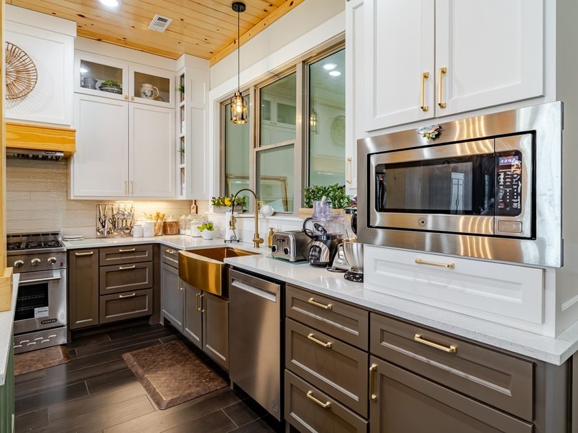 Lovely New spacious home completed in 2024 situated on 5 - photo 11