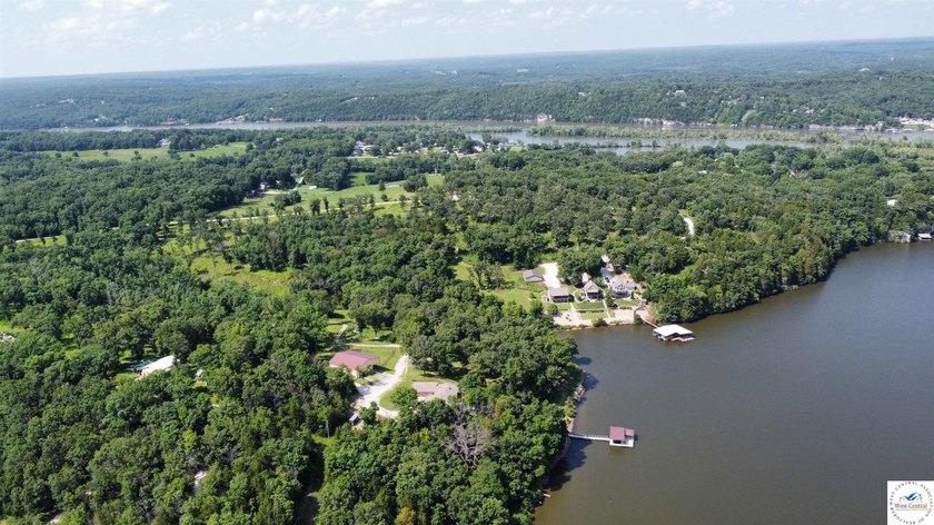 4-bed, 2-bath waterfront home in the Turkey Creek arm of Lake of - photo 6
