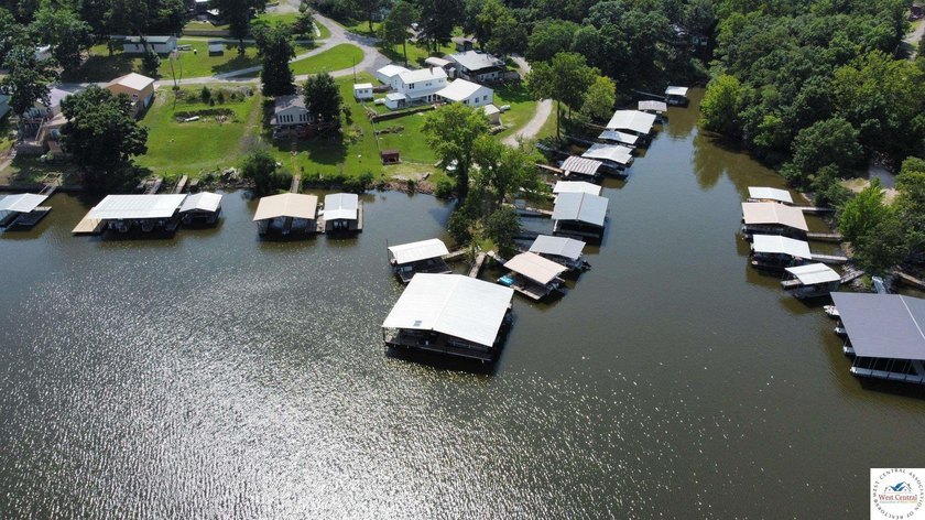 4-bed, 2-bath waterfront home in the Turkey Creek arm of Lake of - photo 10