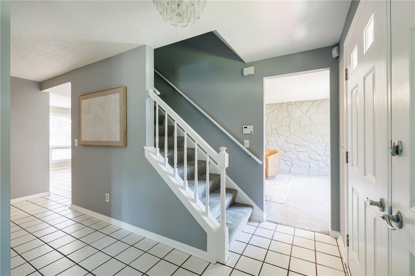 Welcome to 189 Sherri Ann Lane, a beautifully maintained 4 - photo 4