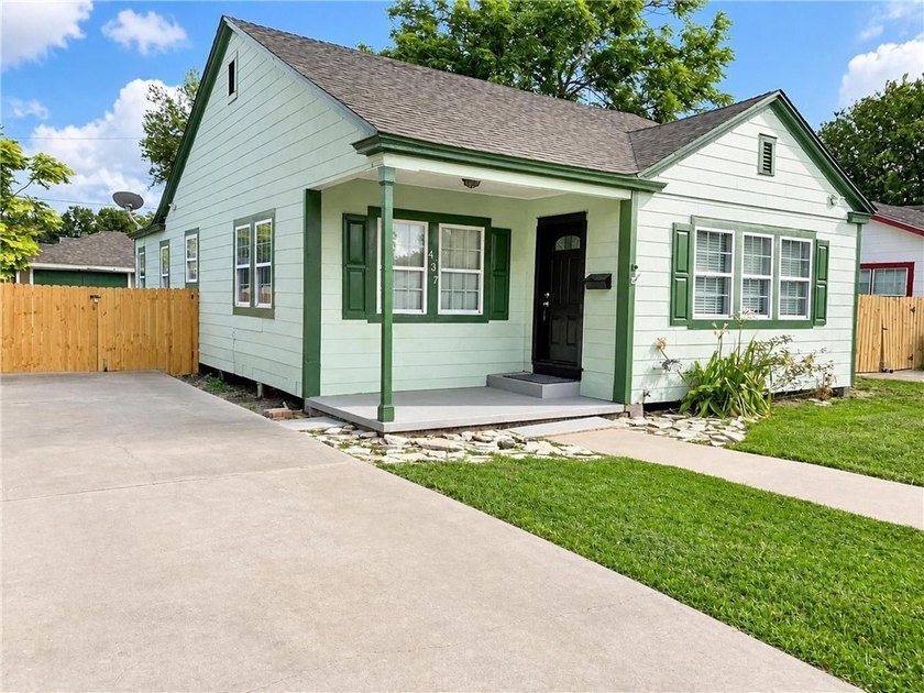 Welcome to this charming 3-bedroom home located in the desirable - photo 15