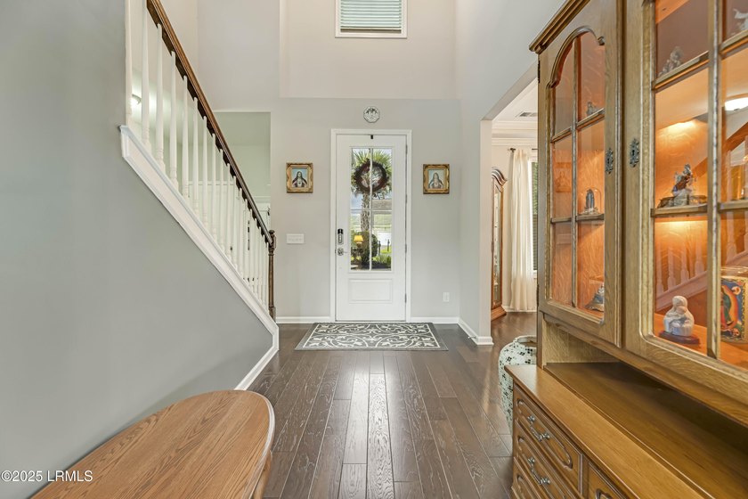 Beautifully maintained and move-in ready, this 4 BR, 3.5 BA - photo 3