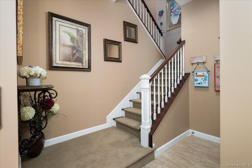 Luxurious Resort Style Living At The Seasons Elwood! Upscale 55+ - photo 5
