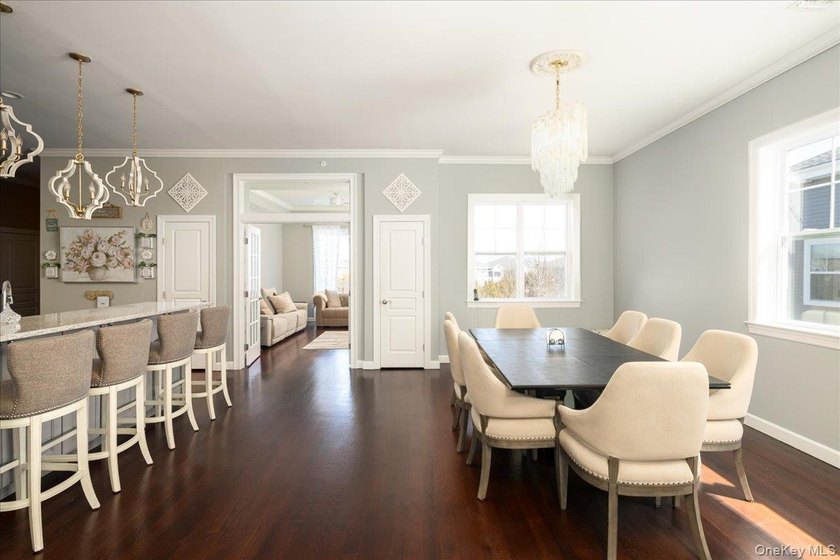 Luxurious Resort Style Living At The Seasons Elwood! Upscale 55+ - photo 10