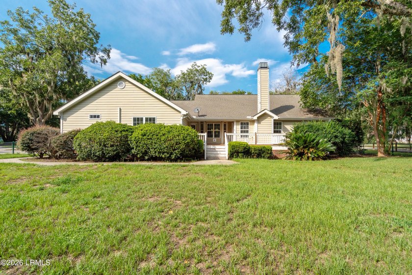 Spacious custom home in the desirable Seabrook Point community - photo 6