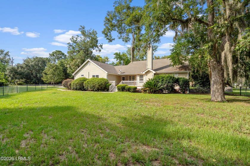 Spacious custom home in the desirable Seabrook Point community - photo 7