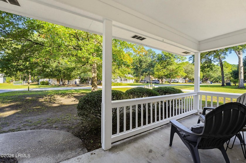 Adorable 3 bedroom / 2 bath cottage on Lady's Island. This home - photo 4